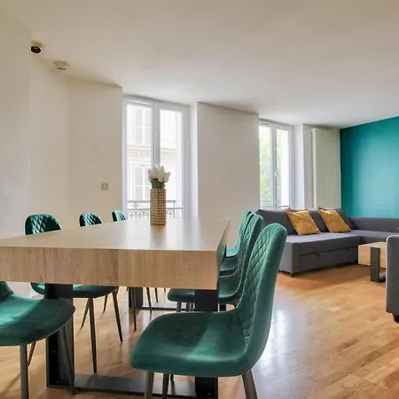 2 Bedrooms Tour Eiffel Breteuil *