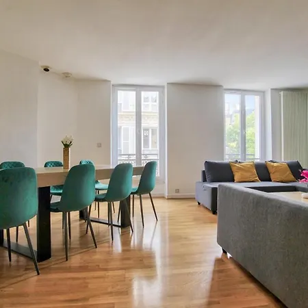2 Bedrooms Tour Eiffel Breteuil Apartment *