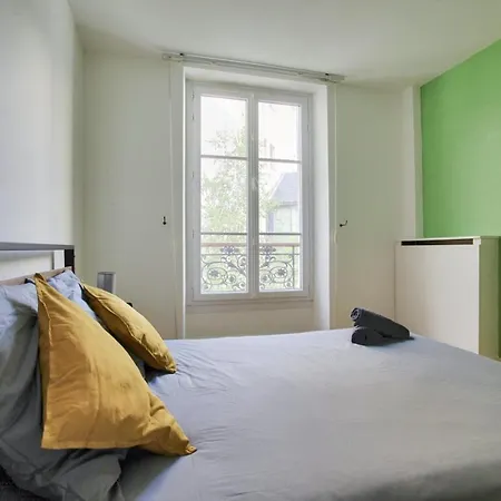 2 Bedrooms Tour Eiffel Breteuil Apartment