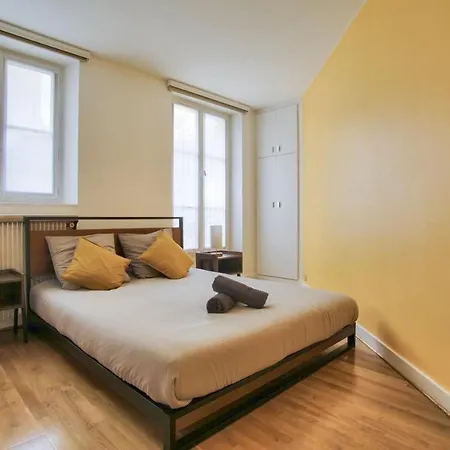 2 Bedrooms Tour Eiffel Breteuil * Parigi